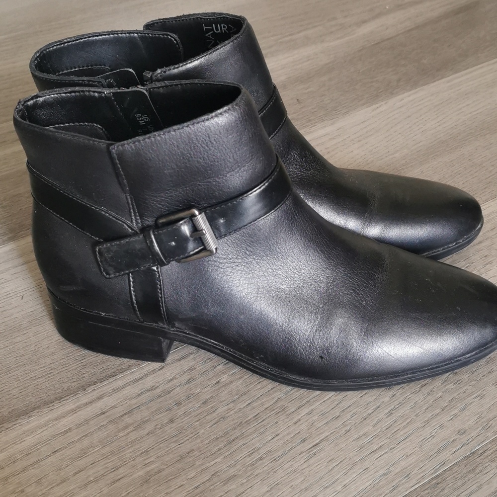 Naturalizer womens black leather Ronan booties. Size 9.5.M EUC